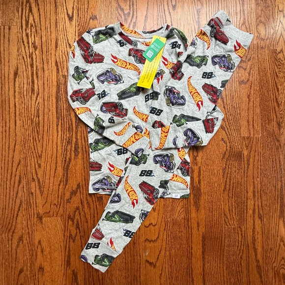 NEW Gap Hot Wheels Pajamas 8 - Picture 2 of 7